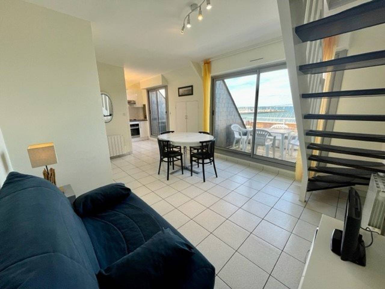 Studio entier, Studio mezzanine à Quiberon - 4 pers, 2 balcons, parking, animaux acceptés in Quiberon, Côte des Mégalithes