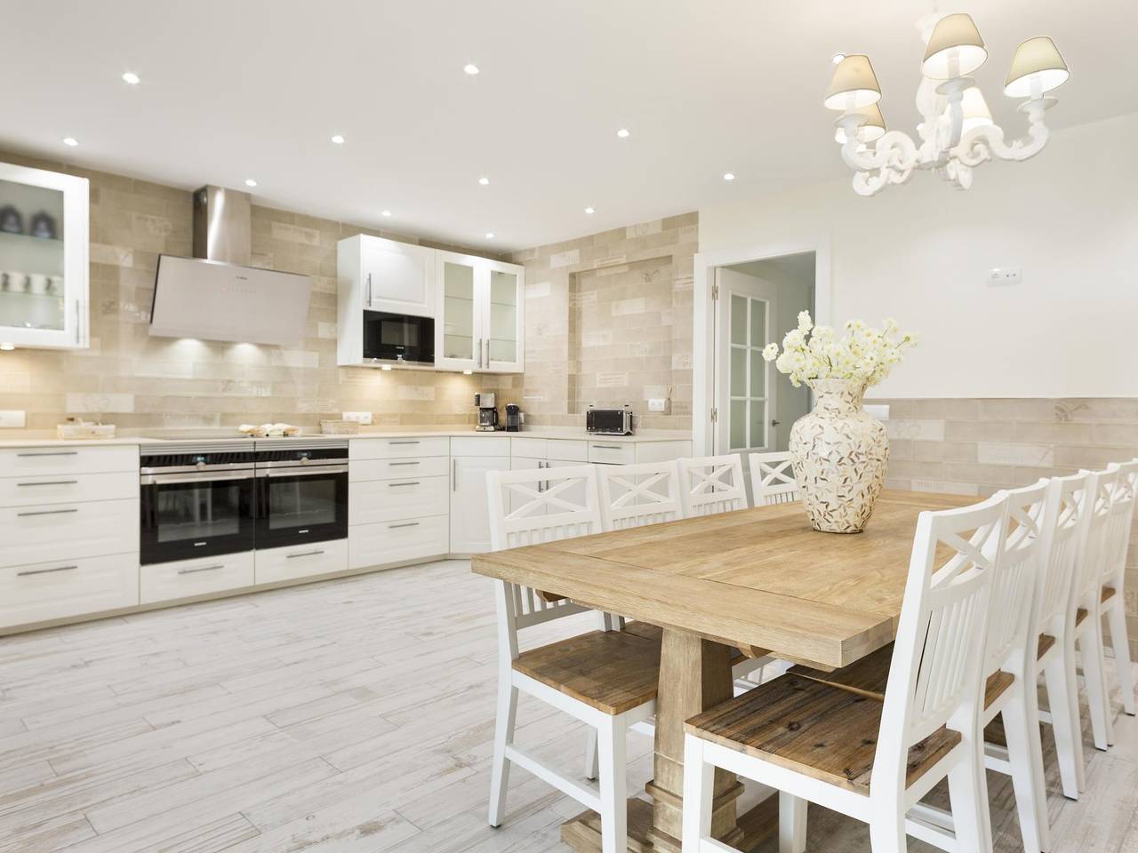 Entire holiday apartment, Sitges Spaces Mediterranean Apartments-5 bed/4 bath/Jacuzzi-Sleeps up to 11 in Sitges, Garraf