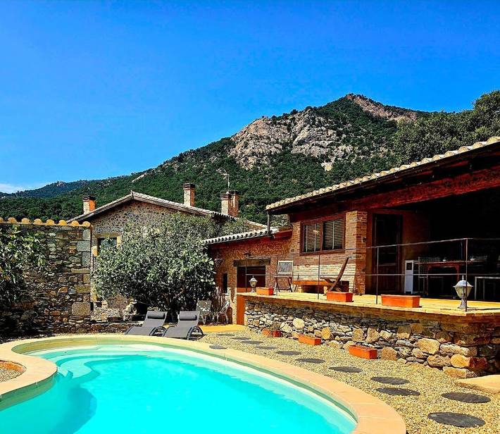 Maison de campagne pour 8 personnes, avec piscine ainsi que vue et jardin à Cantallops - 3