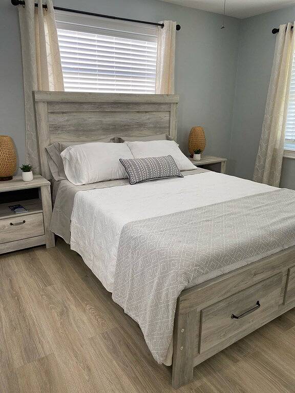 Tropical Backyard Heated Pool House Close to Beach in Largo, Pinellas County