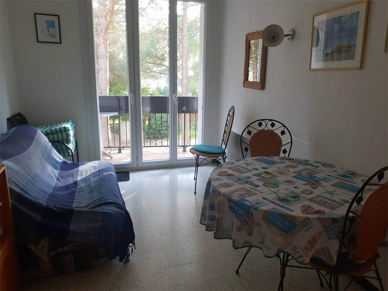 Entire apartment, Cozy 2-Room Apartment, Balcony & 50m to Beach, Argelès-sur-Mer, Sleeps 4 in La Côte Vermeille, Argelès-sur-Mer