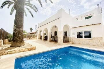 Finca für 6 Personen, mit Balkon in Cala Llombards