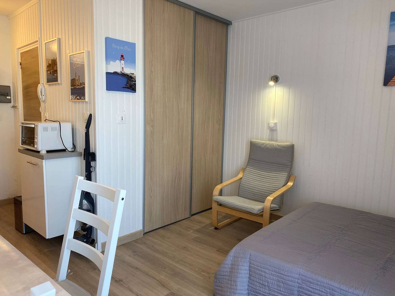 Ganzes Studio, Gemütliches Studio mit Balkon, Aufzug, Wlan und moderner Ausstattung in Balaruc-les-Bains in Balaruc-les-Bains, Côte d'Améthyste