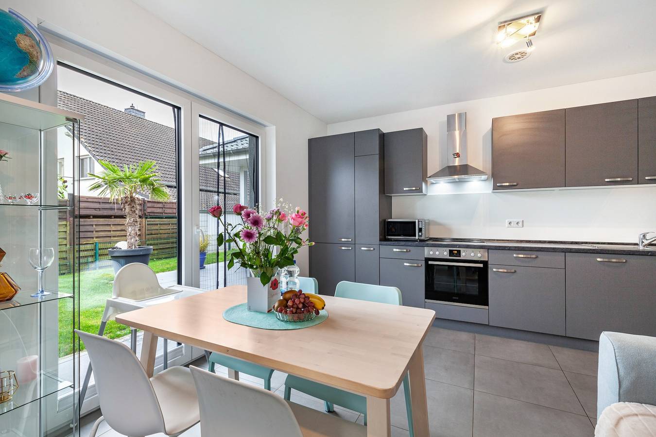 Apartamento entero, Apartamento 'Ruhige Wohnung' con piscina compartida, terraza privada y Wi-Fi in Distrito de Limburg-Weilburg