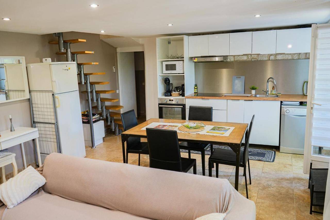 Appartement entier, Petite maison de ville au cœur de Port-de-Bouc in Port-de-Bouc, Côte méditerranéenne (France)