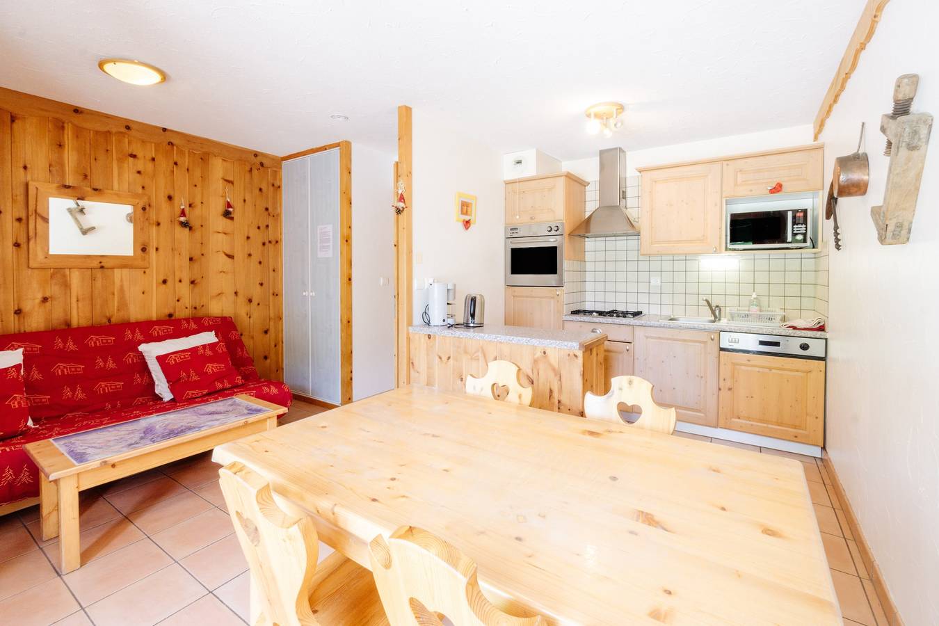 Studio entier, Studio 'Myosotis' avec vue sur les montagnes, terrasse partagée et Wi-Fi in Valloire, Région de Saint-Jean-de-Maurienne