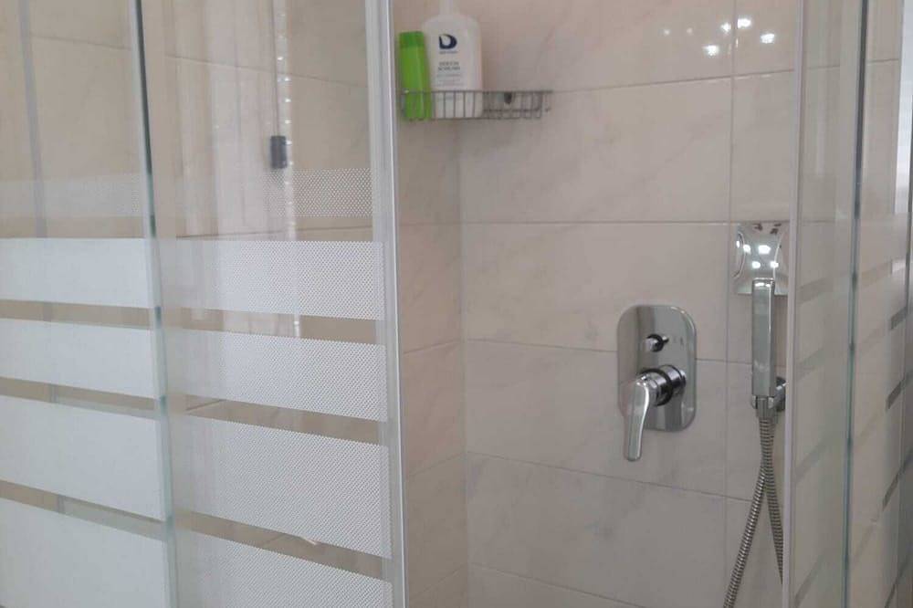 Ganze Wohnung, Apartment 5 minutes from Milan Malpensa airport in Cardano al Campo, Varese Provinz