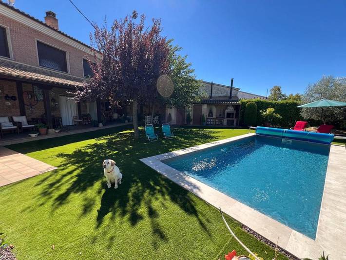 Chalet para 14 personas, con Terraza y Jardín además de Piscina y Vistas en Provincia de Palencia