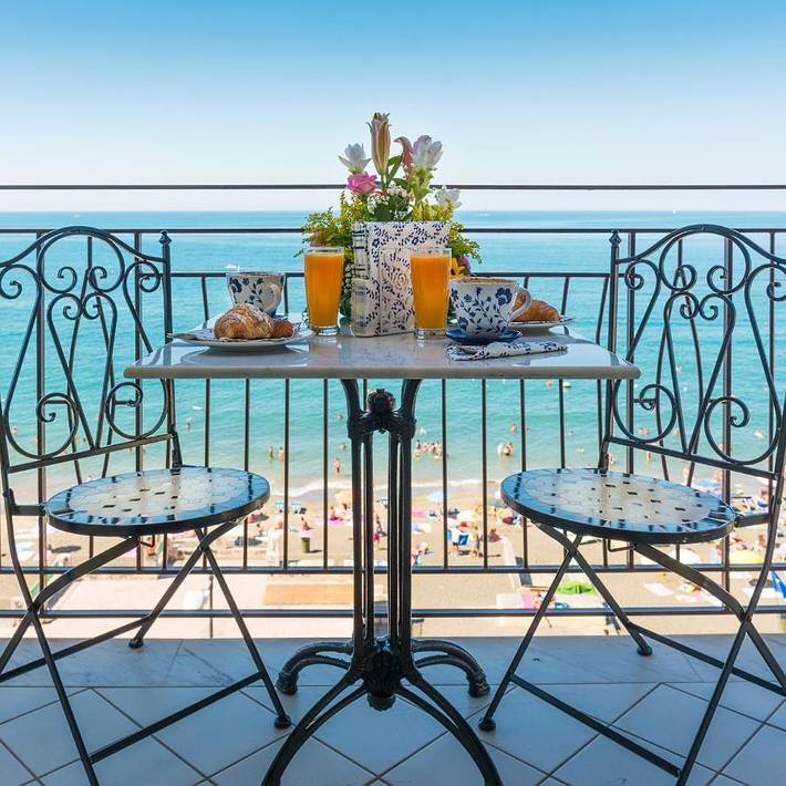 B&B für 2 Personen, mit Balkon und Ausblick in Salerno
