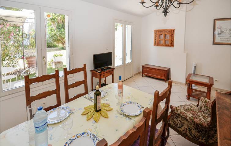 Poolside Terrace Apartment: Le Pradet, Frankreich in La Garde, Mittelmeerküste (Frankreich)