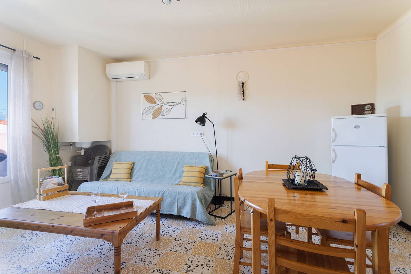 Appartement entier, Gîte 'Canigou' avec vue sur la montagne, Wi-Fi et climatisation in Banyuls-dels-Aspres, Région de Céret