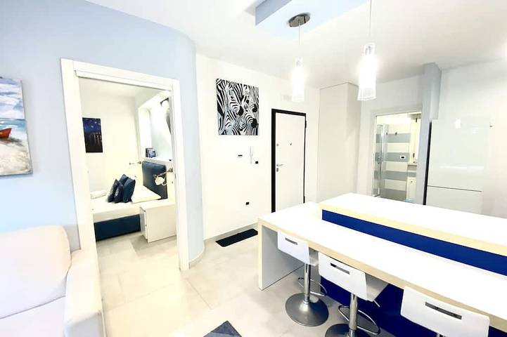 Ganze Wohnung, Suite mit Terrasse 200 Meter vom Meer entfernt in Spiaggia del Convento, Tropea
