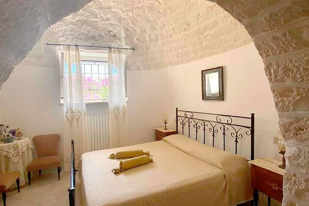 Trullo  Is A Tipical House Near  The Most Beautiful Beaches In  Puglia in Locorotondo, Bari Province