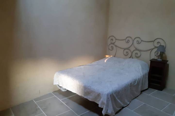 Location de vacances pour 5 personnes, avec jacuzzi ainsi que balcon et jardin à Saint-Marcel-de-Careiret - 4