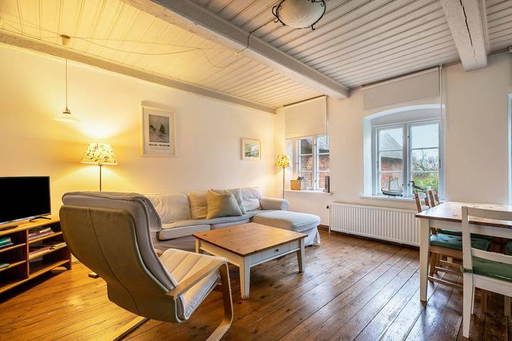 Ganze Wohnung, Ferienwohnung 4 Am Westerdeich" mit privater Terrasse, Gemeinschaftsgarten und Wi-Fi in Rodenäs, Nordfriesland