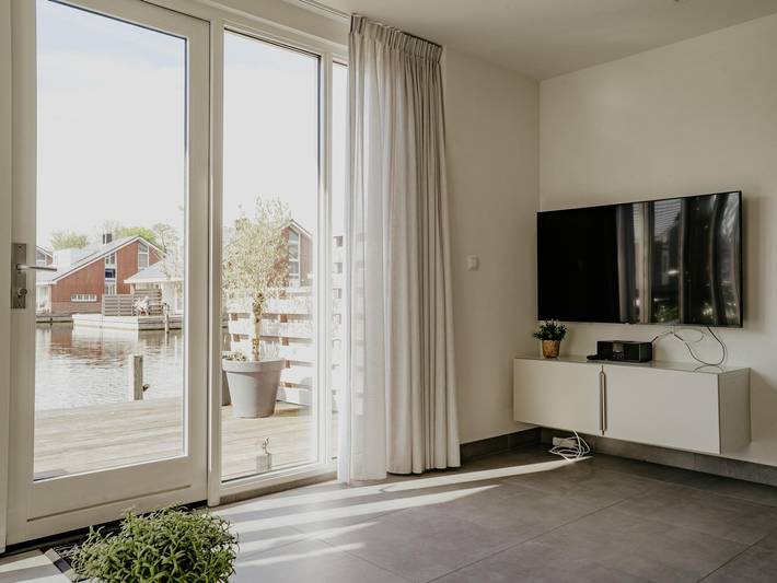 Ganze Wohnung, Luxuswohnung mit Terrasse am Wasser
 in Uitgeest, Noord-Holland - Nordseeküste