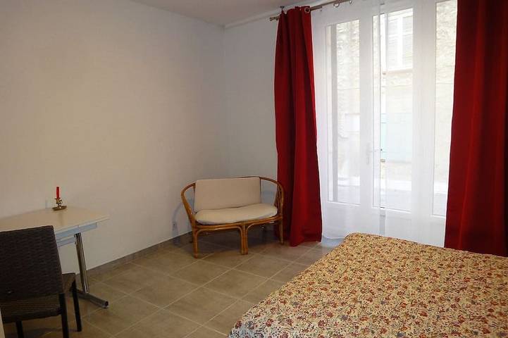 Gîte pour 3 personnes, avec terrasse et jacuzzi à Saint-Cézaire-sur-Siagne - 2