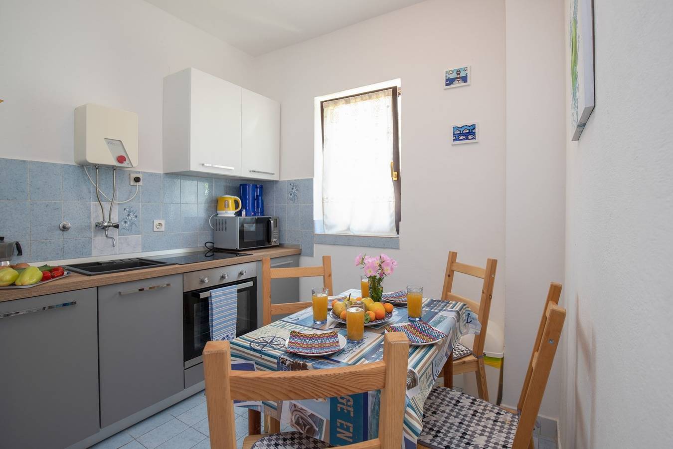 Ganze Wohnung, Ferienwohnung Brankica 2 nur 250 m vom Strand entfernt in Vantacici, Krk