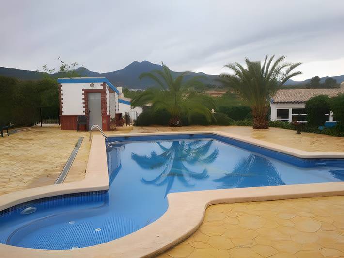 Casa rural para 12 personas, con Balcón además de Jardín y Piscina para niños en Bullas