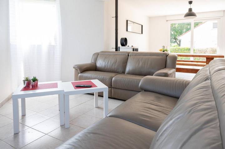 Gîte pour 10 personnes, avec terrasse, animaux acceptés dans La Veuve