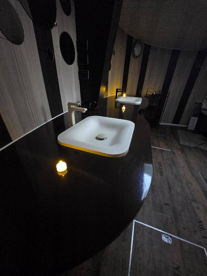 Bateau pour 5 personnes, avec terrasse dans Hauts-de-France - 3