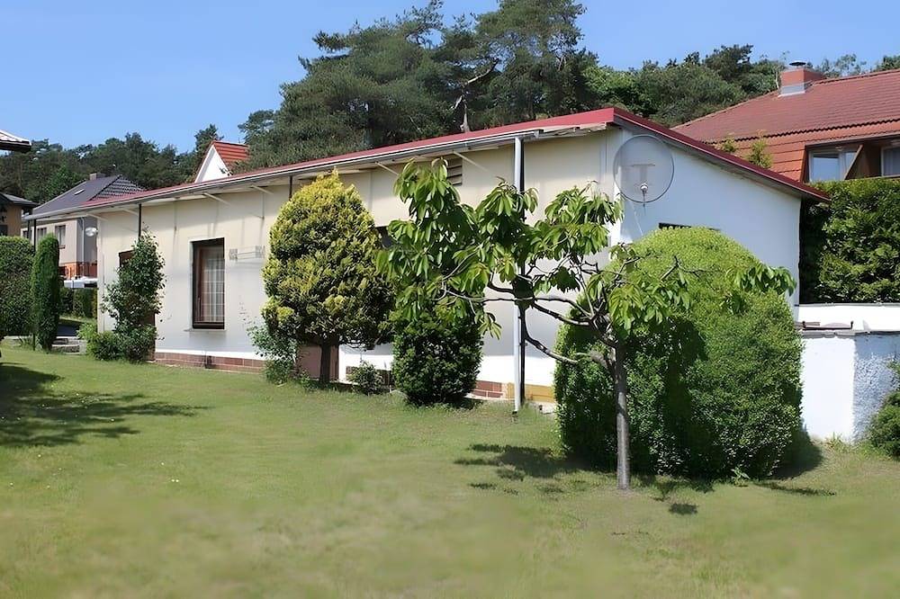 Ferienbungalow für 4 Personen, 32 m², mit Gemeinschaftsgarten, Terrasse und Wlan in Kölpinsee, Loddin