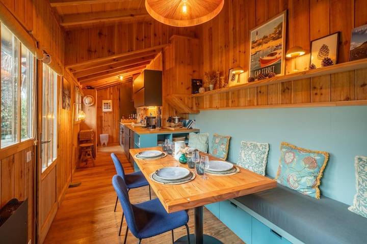 Location de vacances pour 3 personnes, avec jardin, adapté aux familles dans Claouey - 2