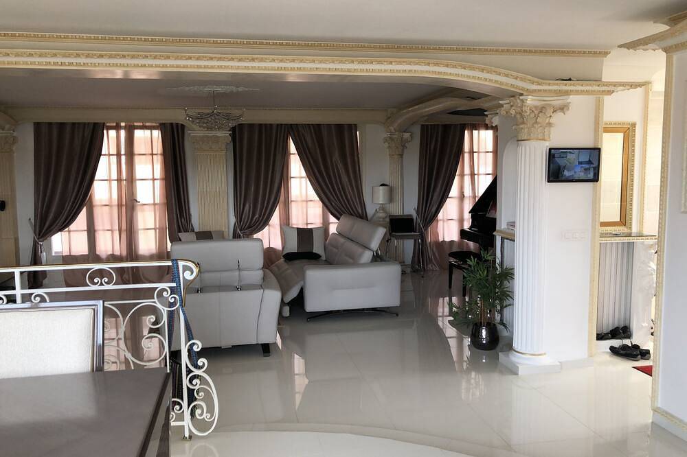 Entire apartment, Hôte Superhost in Aulnay-sous-Bois, Seine-Saint-Denis