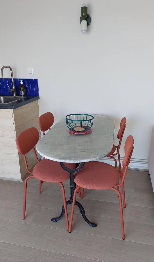 Gîte pour 4 personnes, avec terrasse et vue à Carolles - 3