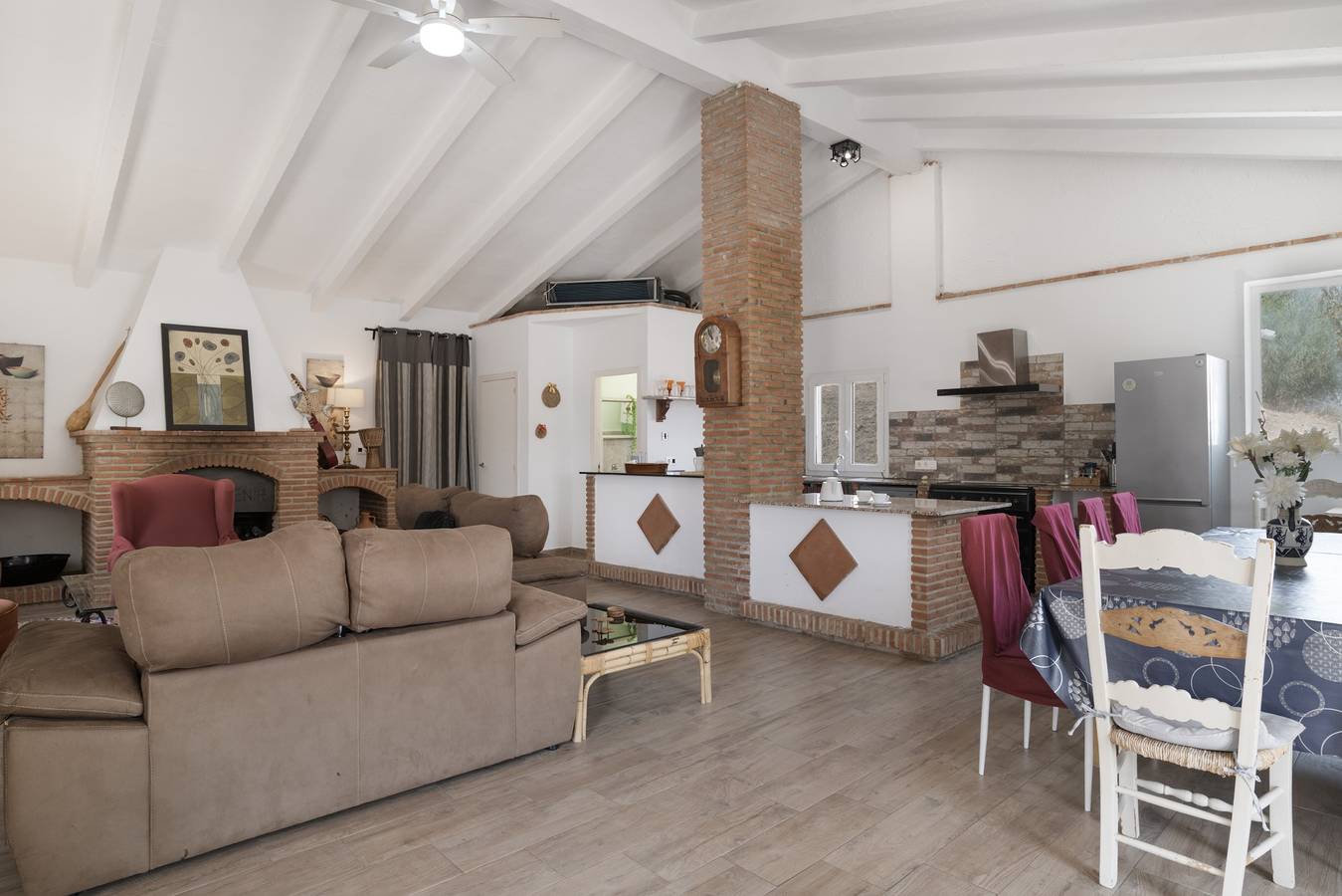 "Finca El Porvenir", avec vue sur les montagnes, piscine, bain à remous, Wi-Fi et jardin. in Olvera, Pueblos Blancos