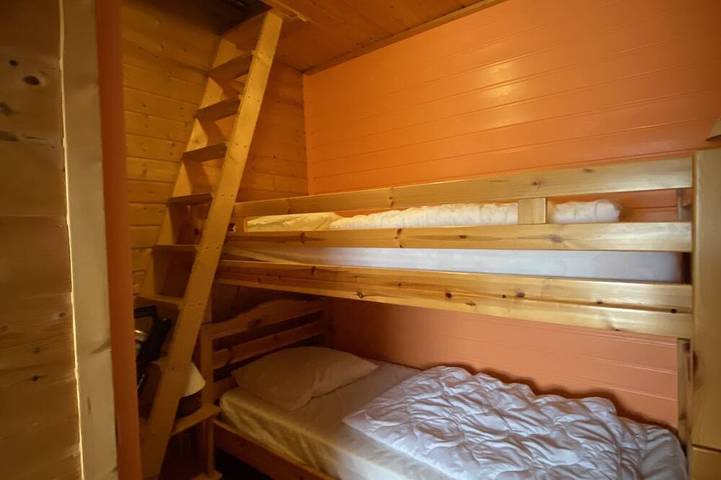 Gîte pour 6 personnes, avec terrasse à Chastreix - 4