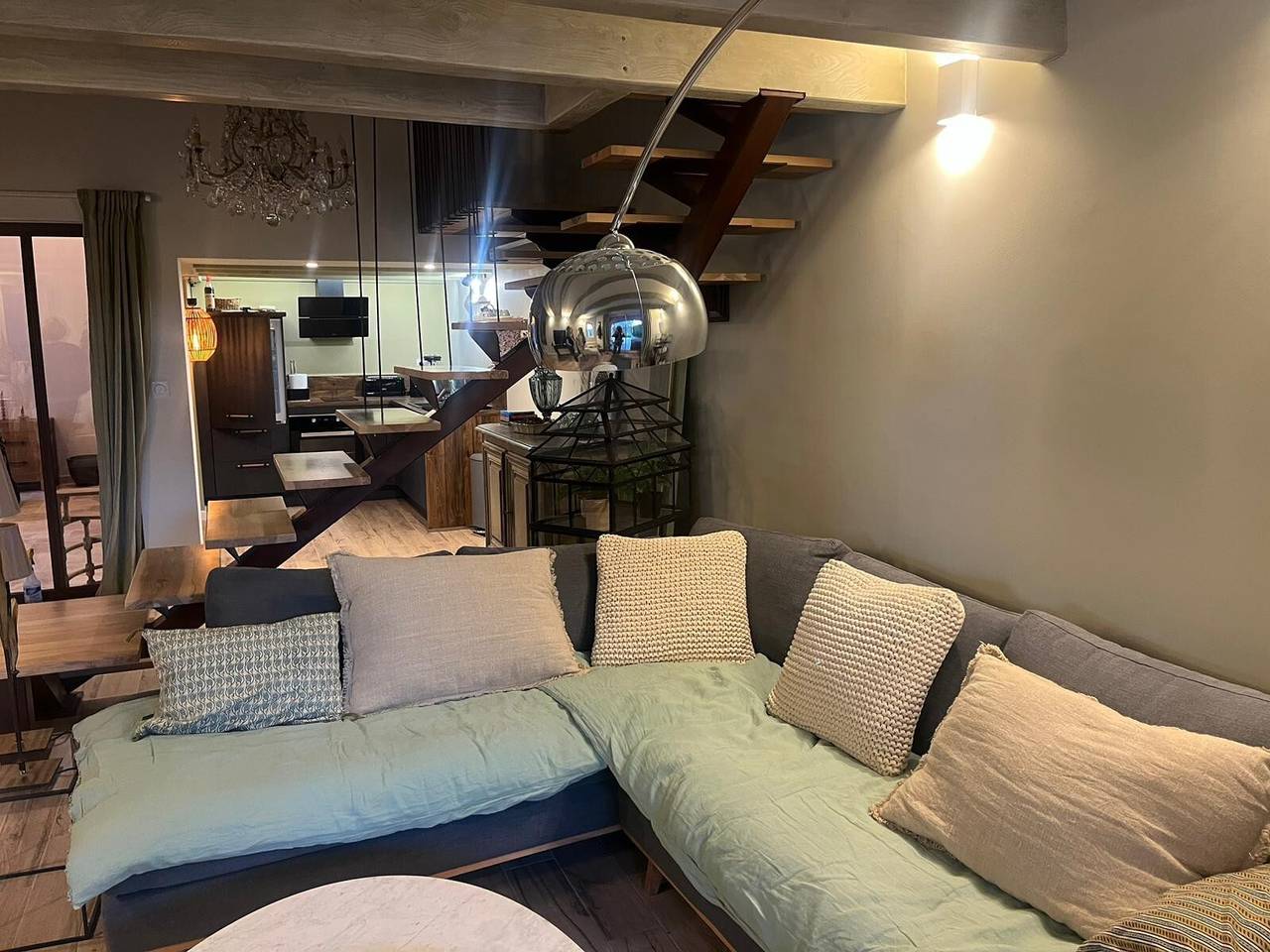 Casa vacacional «Le Loft d'Emma» con piscina compartida, Wi-Fi y aire acondicionado in Pernes-les-Fontaines, Parque natural regional del Mont Ventoux