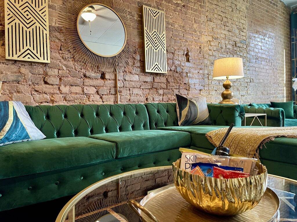 Ganze Wohnung, The Gatsby - a 1920s Speakeasy abode in the heart of Downtown Tuscaloosa! in Tuscaloosa, Tuscaloosa County