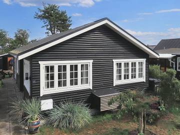 Strandhaus für 4 Personen, mit Terrasse und Garten auf Seeland