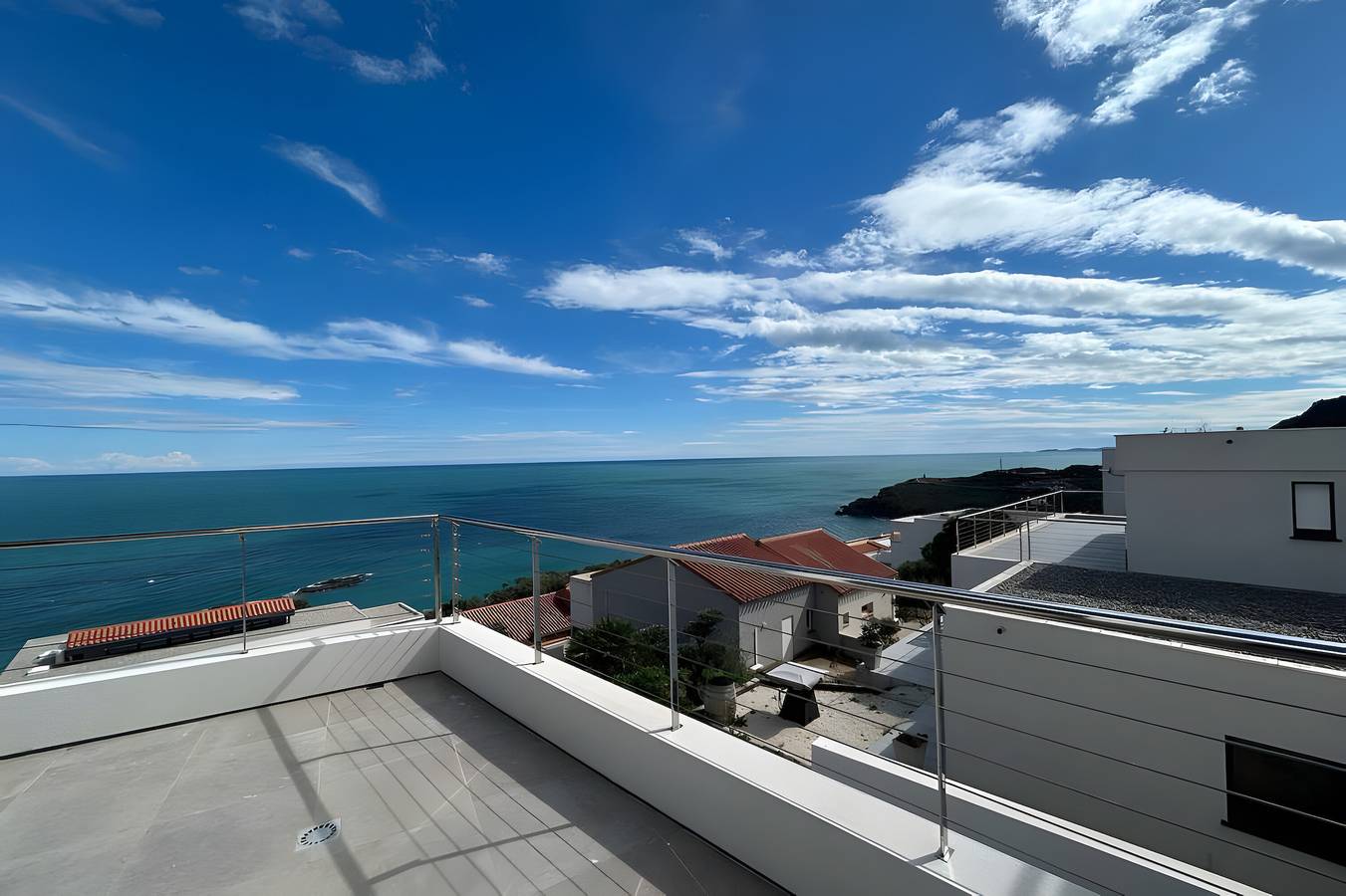 Dream vacation in a beautiful villa with exceptional sea view in La Côte Vermeille, Cerbère