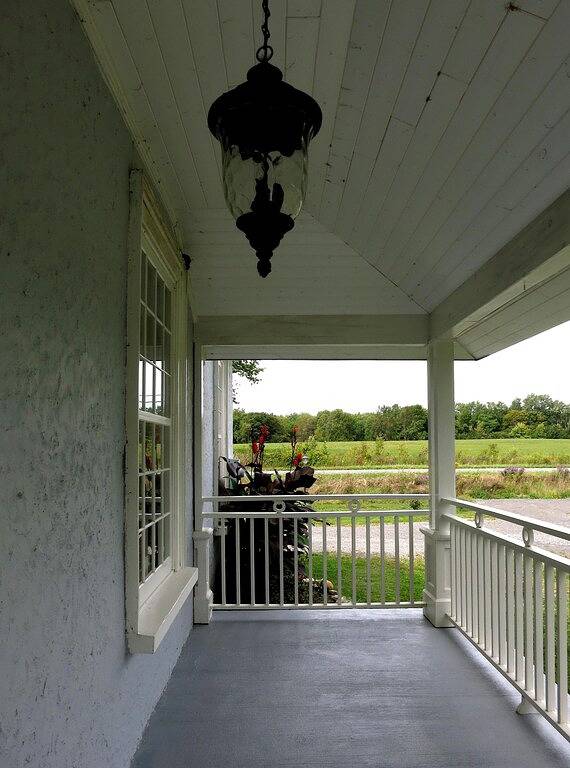 Cabin Rentals And Lodges for 10 Guests in Lake Ontario (Canada)