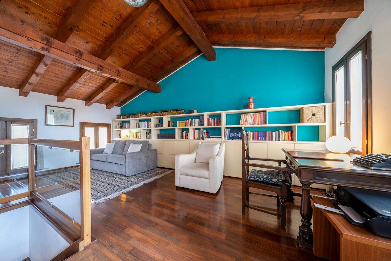 Ganze Wohnung, Attico del Gusto - Terrace & Private Parking in Udine, Udine Provinz