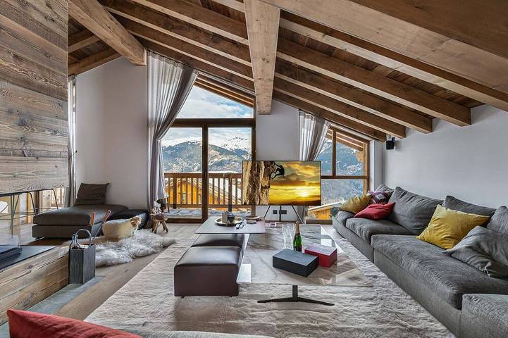 Chalet pour 4 personnes, avec jacuzzi ainsi que balcon et sauna à Courchevel