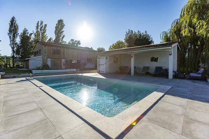 Location de vacances pour 5 personnes, avec jardin et piscine à Montégut-Lauragais