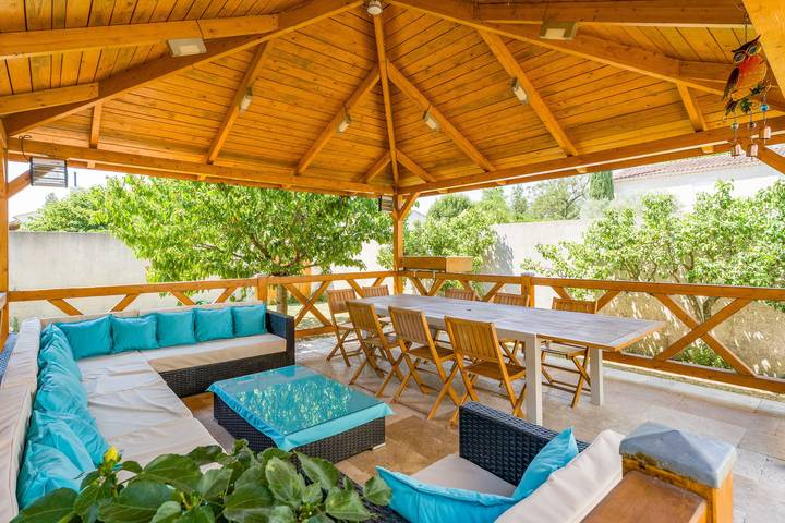Gîte pour 2 personnes, avec jardin, animaux acceptés à Noves - 2