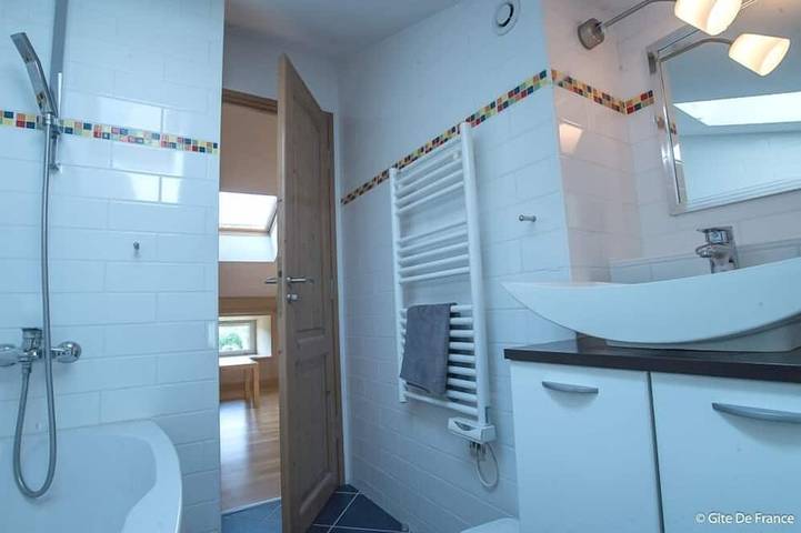 Location de vacances pour 6 personnes, avec piscine ainsi que balcon et jardin à Saint-Jean-des-Ollières - 3