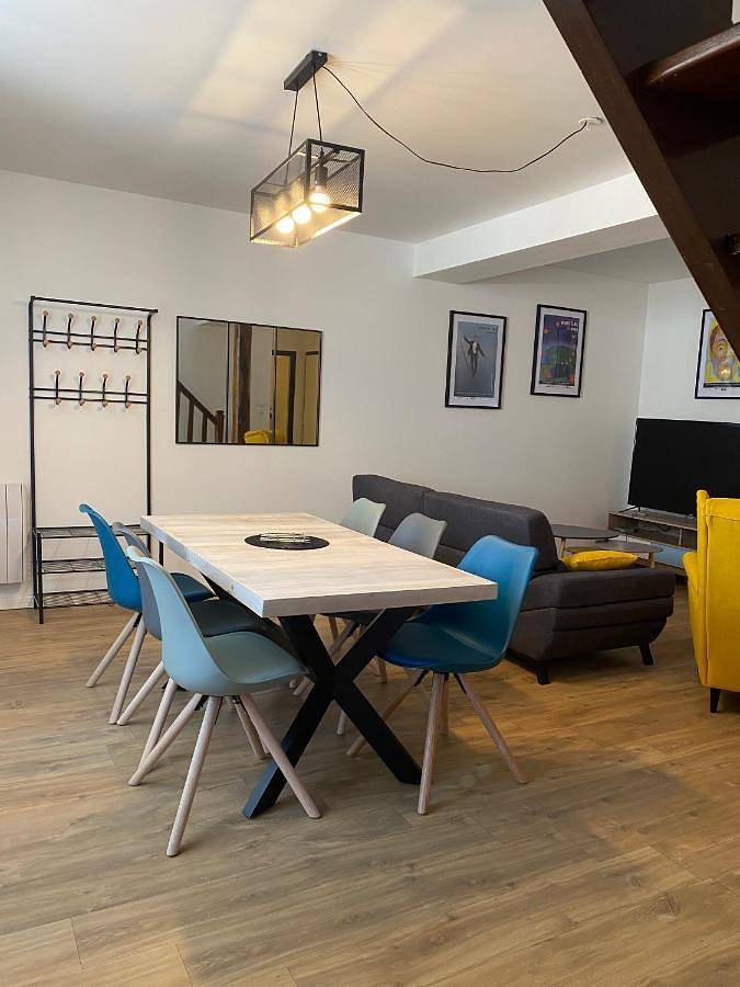 Appartement entier, Three-Bedroom Apartment in Aurillac, Région d'Aurillac