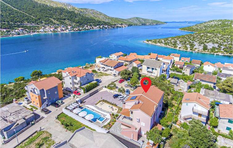 Apartament wakacyjny dla 2 osób, z taras i ogród oraz basen - 1