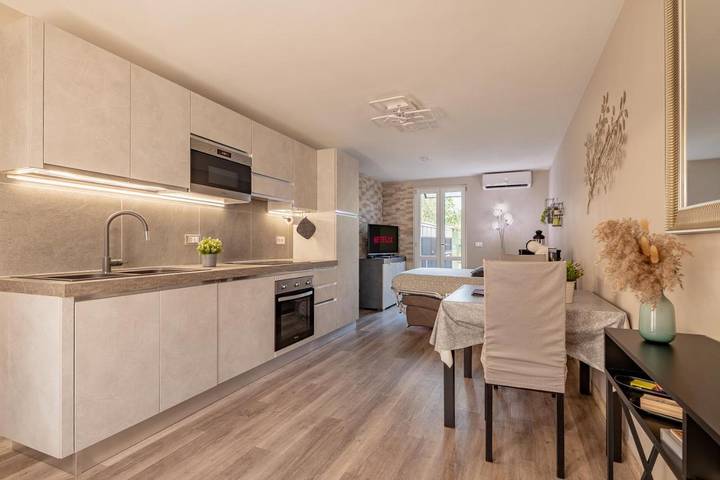 Gîte pour 2 personnes, avec Jardin et Vue dans Orentano
