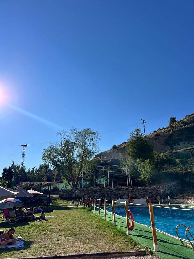 Parque de vacaciones para 4 personas, con Terraza además de Piscina y Vistas en Provincia de Albacete - 3