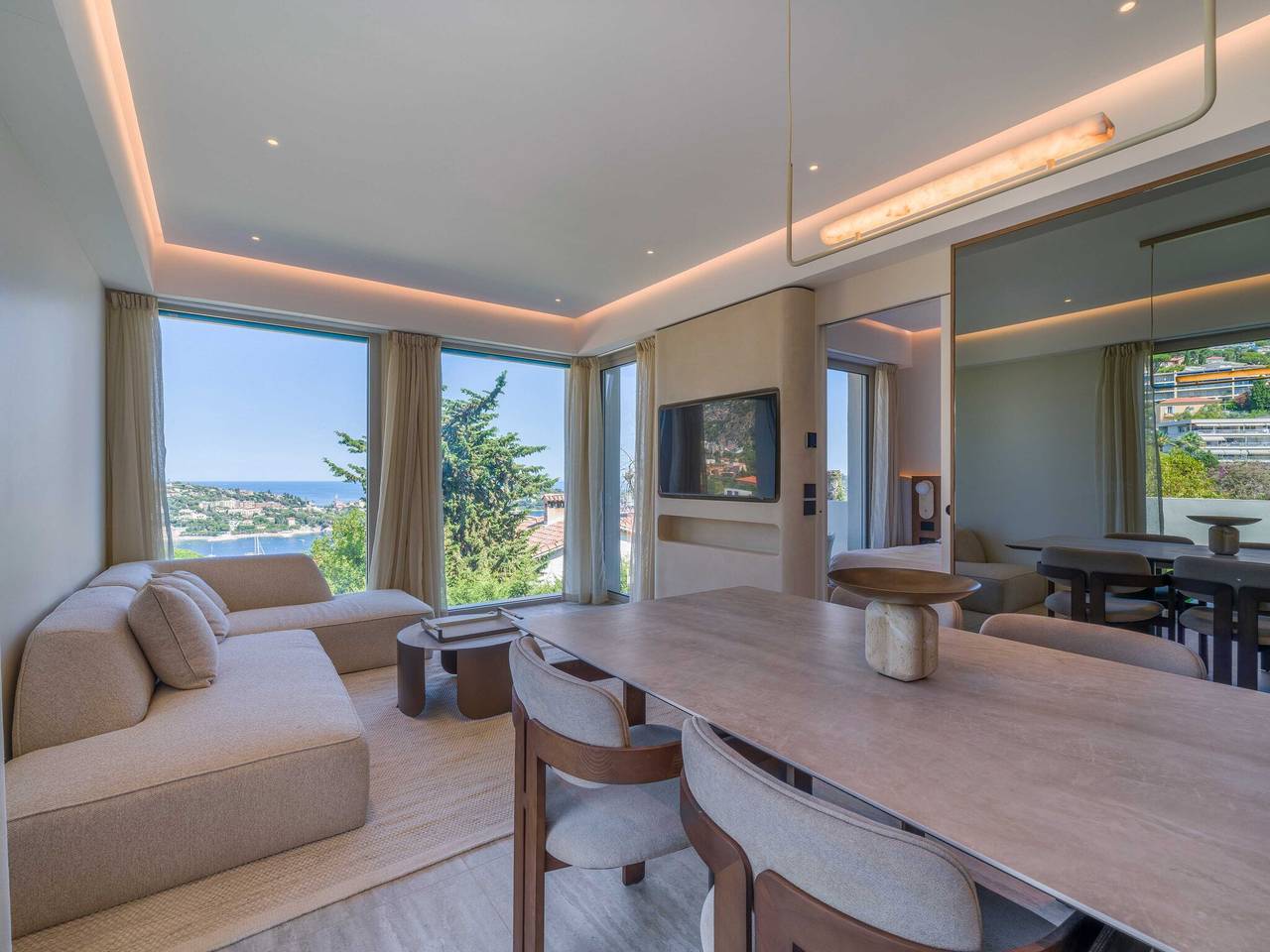 Entire apartment, Exceptional Apartment with Terrace & Sea View in Villefranche-sur-Mer, Mediterranean Coast (France)