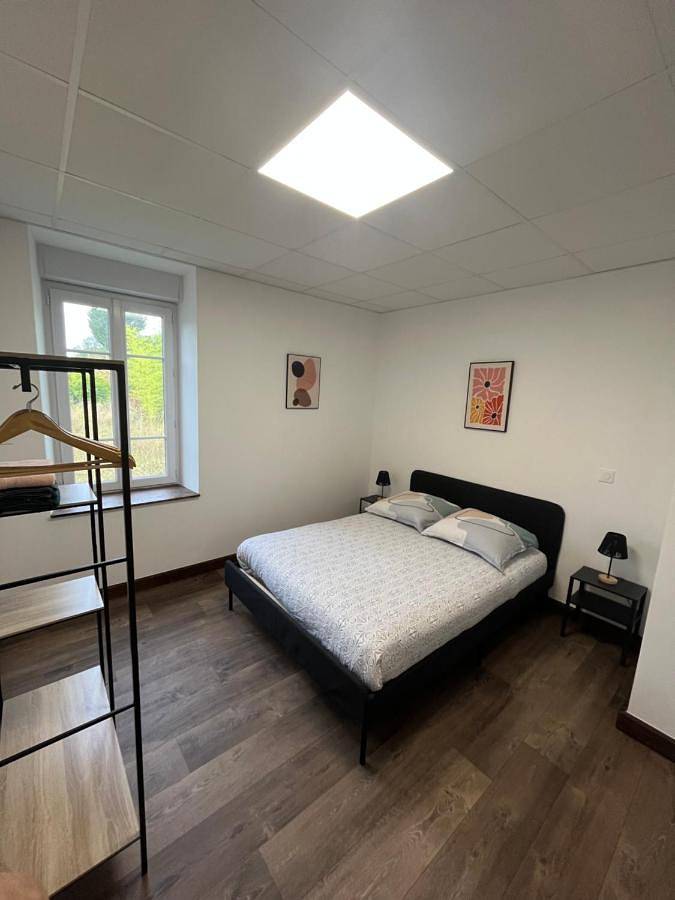 Appartement entier, Two-Bedroom Apartment in Diou, Allier