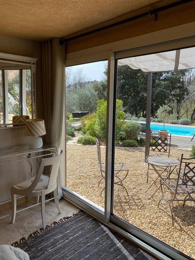 Chambre d’hôte pour 2 personnes, avec jardin ainsi que piscine et vue à Cotignac - 4