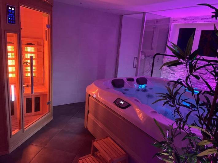 Location de vacances pour 2 personnes, avec jardin ainsi que sauna et jacuzzi dans Val-d'Oise - 2