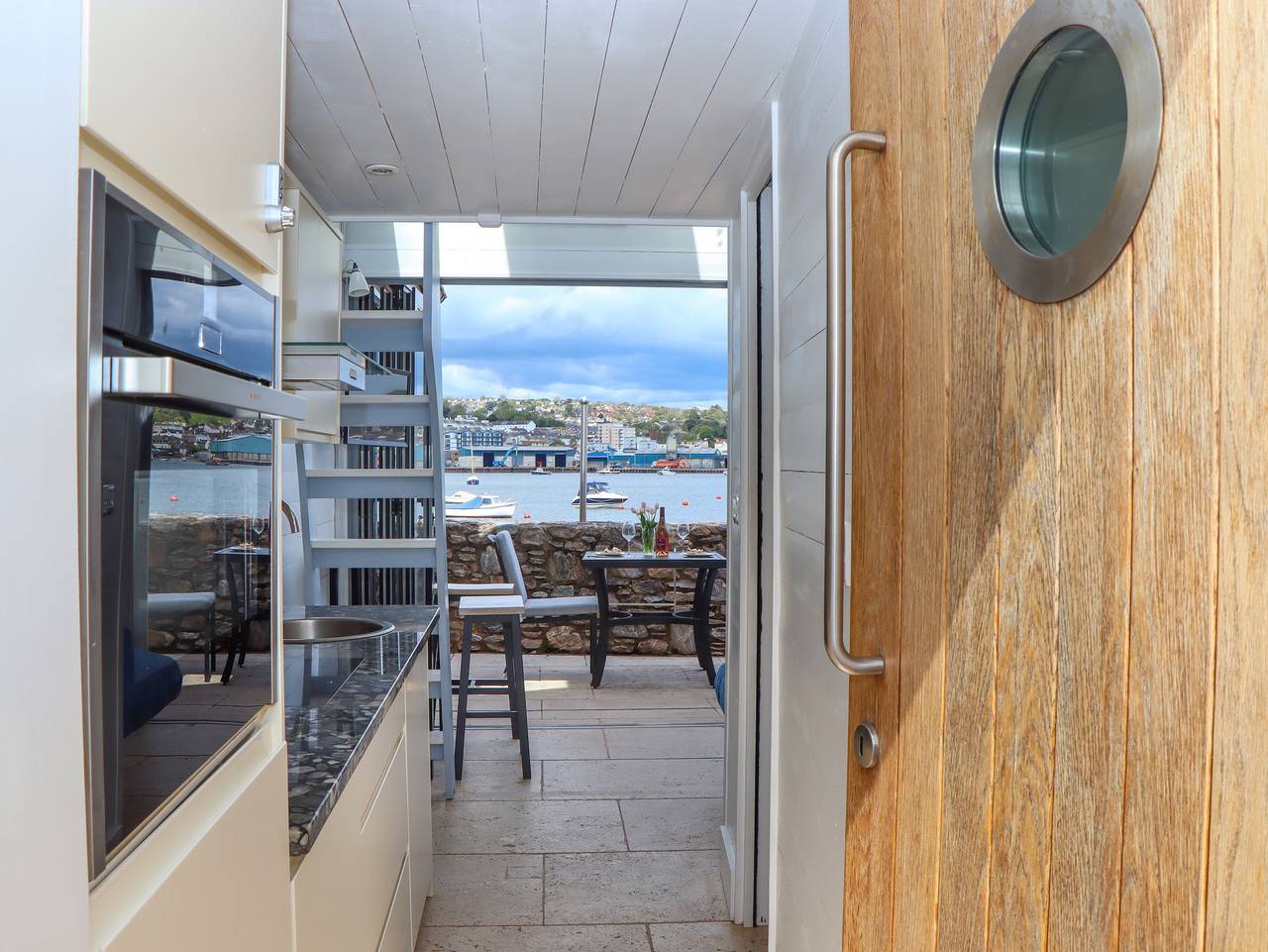 Beach Hut 5 in Shaldon, Devon